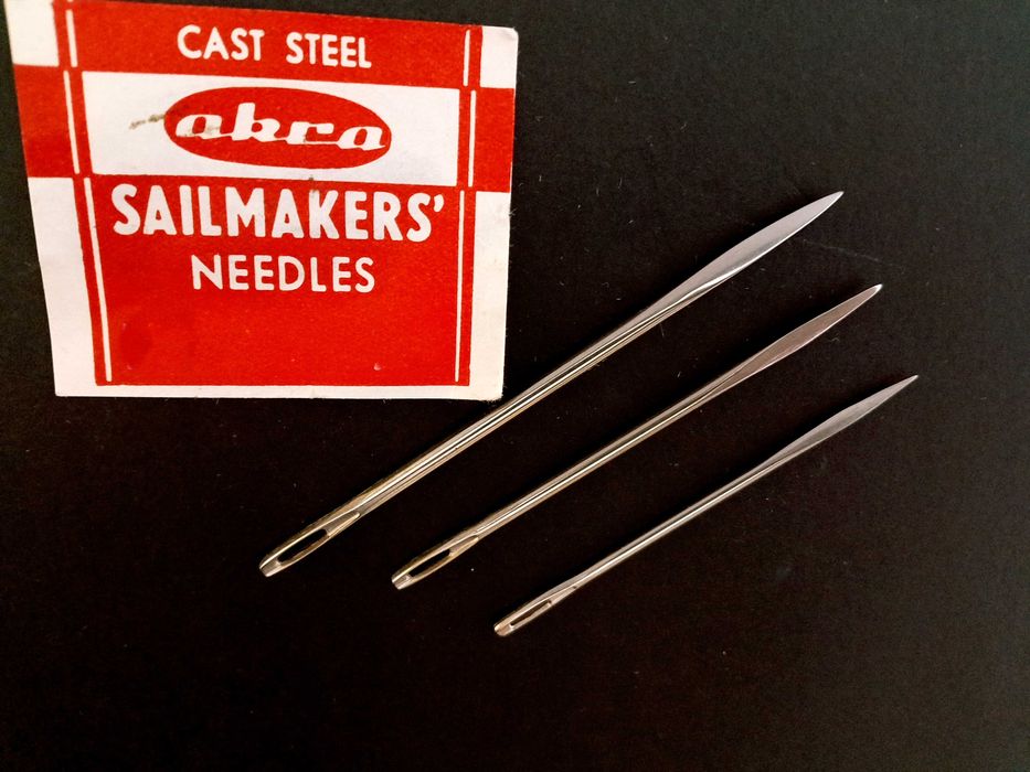 Тапицерски игли за твърди материали и кожа  с триъгълно здраво острие.