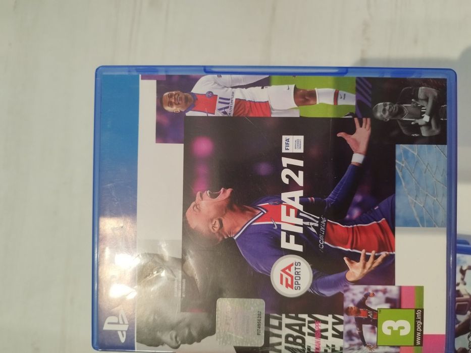 Продавам PlayStation 4