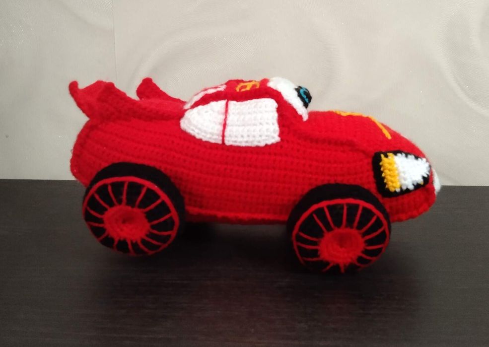 Маккуин Молния. Вязаные игрушки.