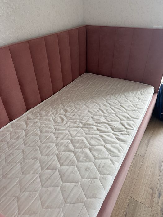 Продам детскую кровати