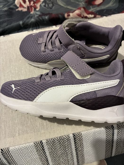 Adidasi Puma numarul 24