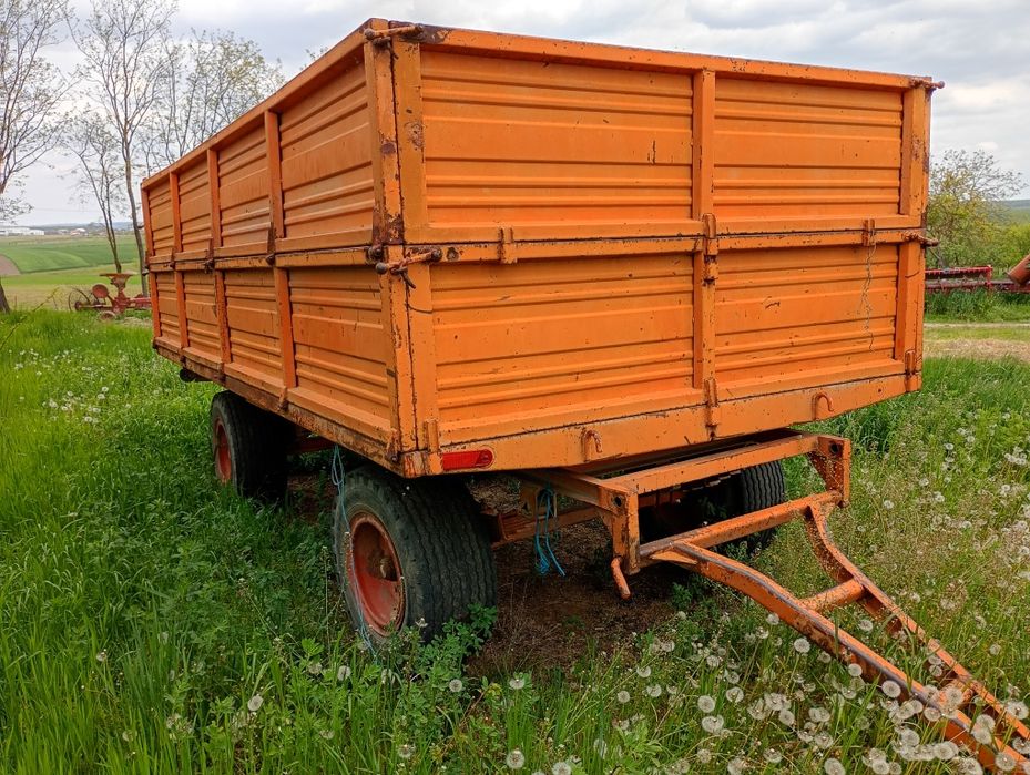 Vând Remorca Cereale