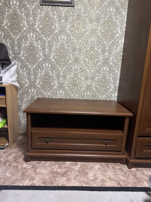 Продам тумбу под TV