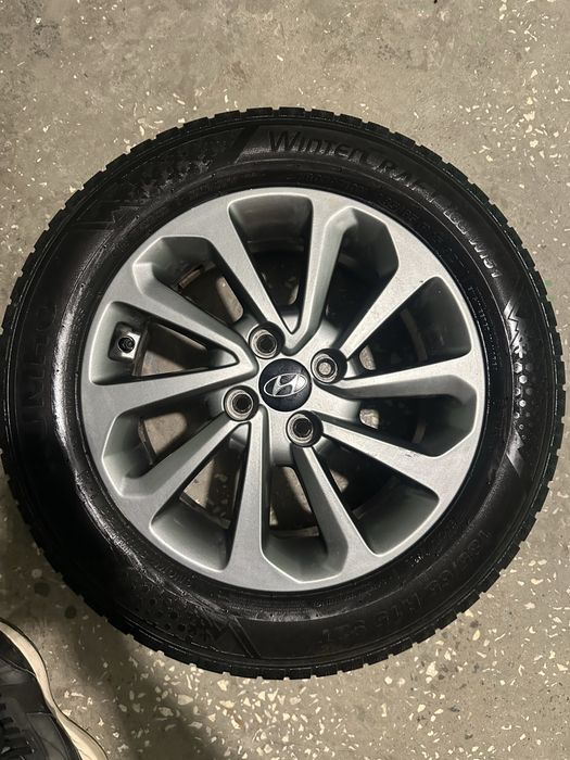 Продам диски с резиной акцент 22год