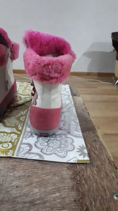 продам  ботинки на девочку