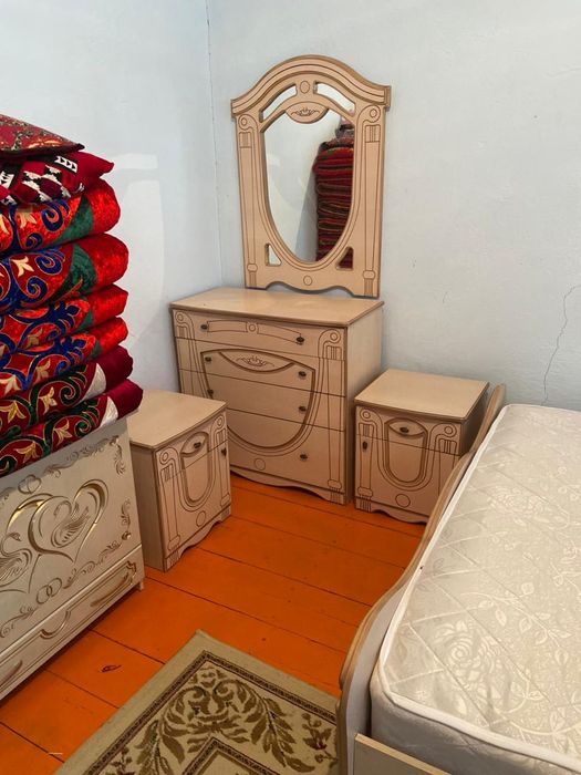 Спальный гарнитур