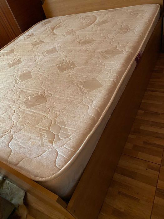 pat matrimonial si pat metalic , plus canapea