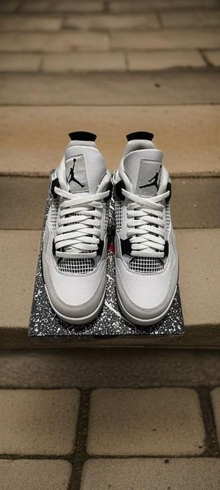 Jordan 4 Military Black calitate premium