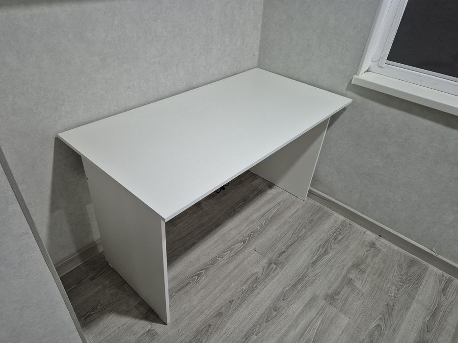 Компьютерный стол.