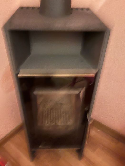 Șemineu pe brichete sau lemne Florian