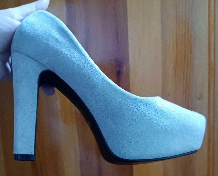 Туфли женские замшевые на высоком каблуке