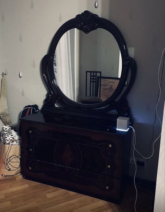 Спальный гарнитур