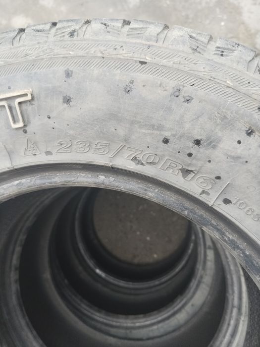 Продам Шины 235/70/16 25мың