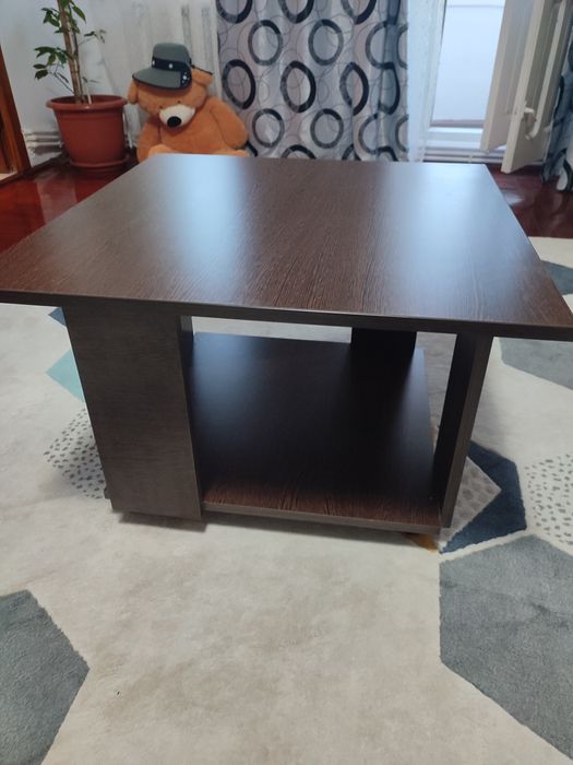 Vând măsuță       .