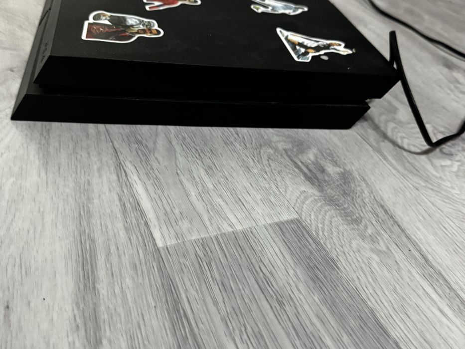 Ps4…………………………………