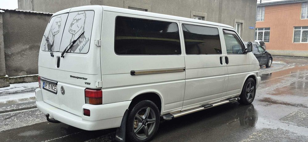 VW Transporter 2.5 TDi 102 Cp cu 8+1 Locuri