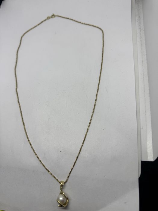 златен дамски синджир с висулка перла 18к 750