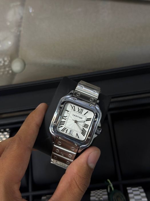 часы Cartier купил месяц наза