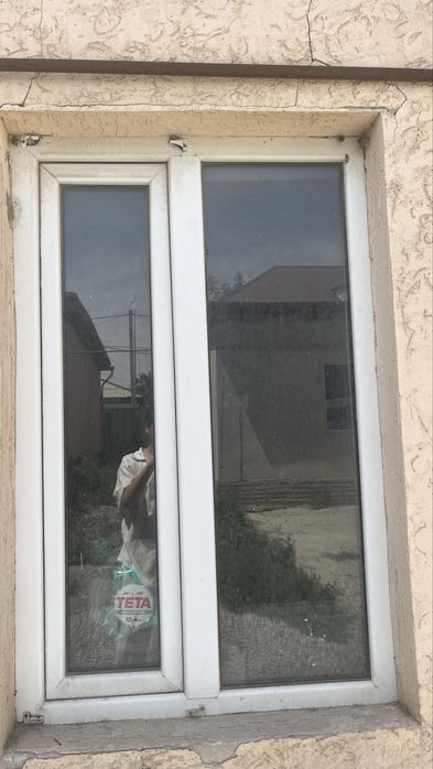 3 Пластик терезе б/у 2 сынған