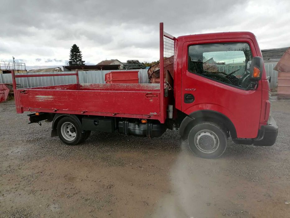 Продавам Renault maxity дизел бордово 2015 година