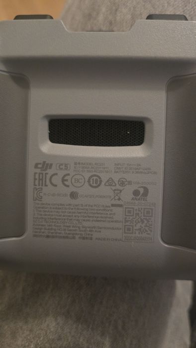 Două controale dji RC