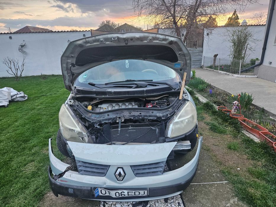 Vand Renault Scenic 2 Avariat