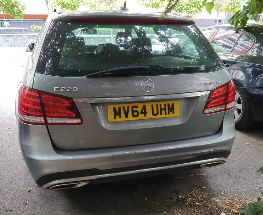 Mercedes-Benz E 220 AMG BLUETEC