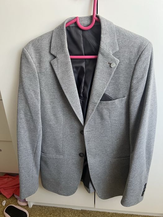Продам пиджак серого цвета