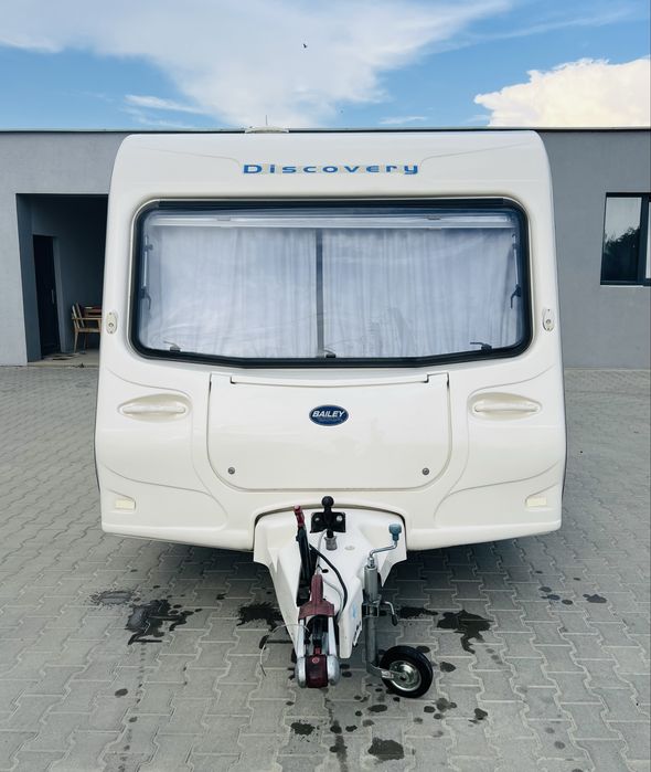 Rulota Bailey Discovery 400  Motor  Mover  5 persoane,  pat suprapus