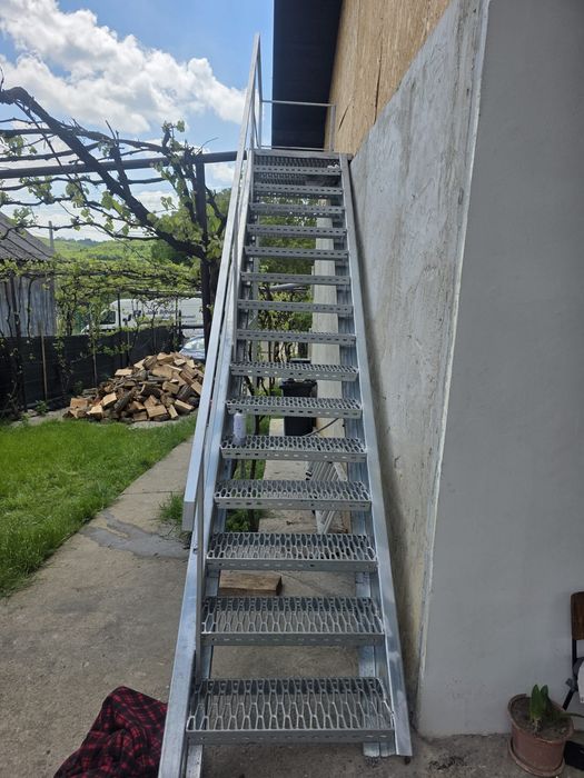 Vănd scari metalice