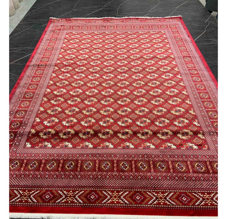 Красный этно ковер