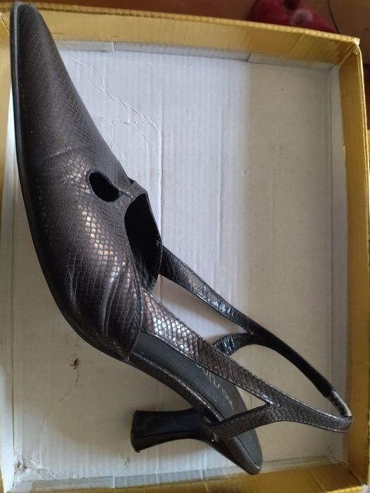 Продаются туфли женские