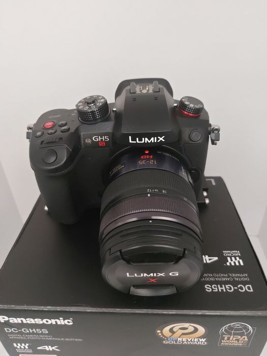 Panasonic lumix DC-GH5S cu obiectiv panasonic lumix 12-35mm f2.8 f