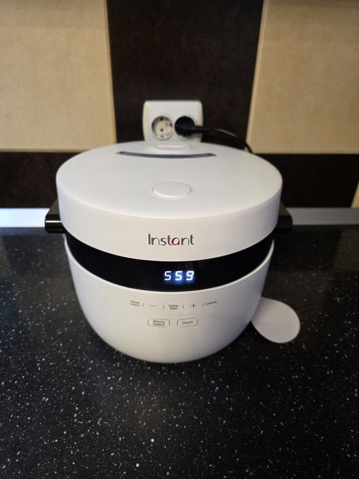 Aparat de gatit orez Instant