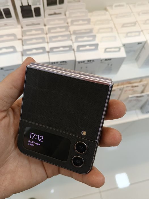 Samsung Galaxy Z Flip 4