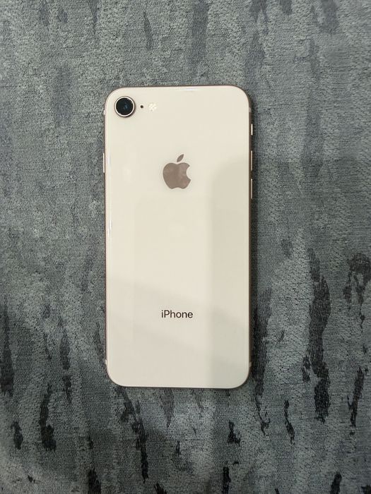 Продам Айфон 8 64гб gold/Iphone 8