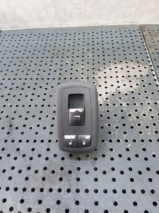 Buton geam electric dreapta fata maserati ghibli m157 670025405