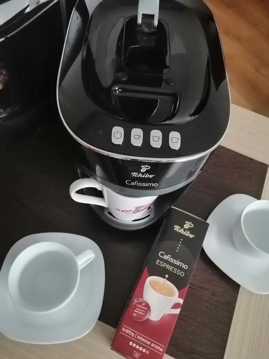 Vând espressor Tchibo Cafissimo.