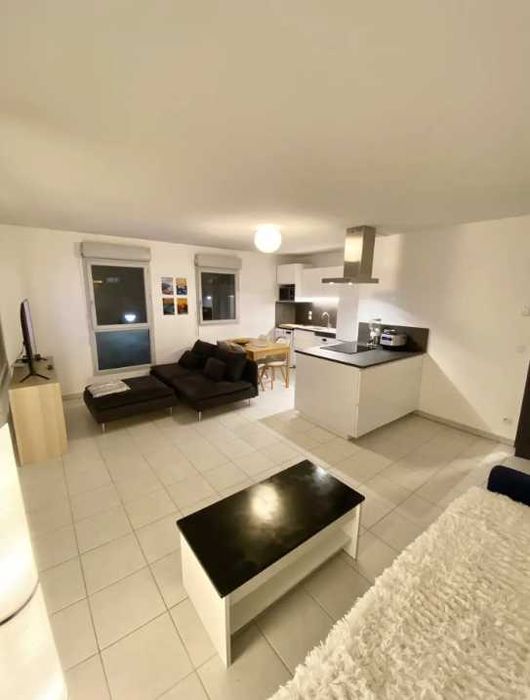 Дава се под наем Двустаен апартамент в Пловдив, Централна гара - 43 кв.м за 244.8 € - Снимка #2