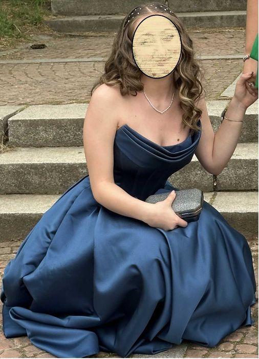 Абитуриентска рокля 2025