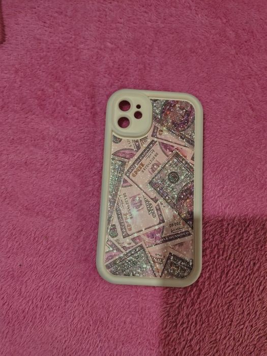 Продавам запазени калъфи за iPhone 11. Цена 5 евро за брой. Изпращам до цяла България. При интерес пишете на лично.Доставката се поема от купувача.
