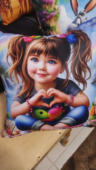 Декоративни сатенени възглавници с печат. Със силиконов пух.