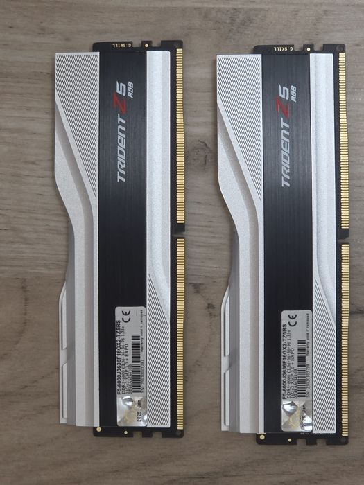DDR5 32GB G.SKILL Trident z5 6000Mhz