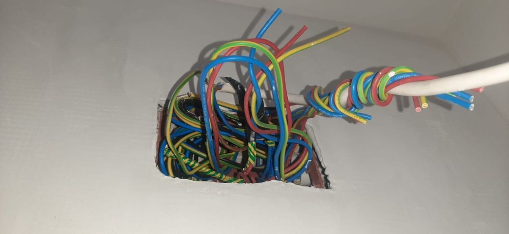 Electrician autorizat  ANRE  grupa 2B. București și Ilfov