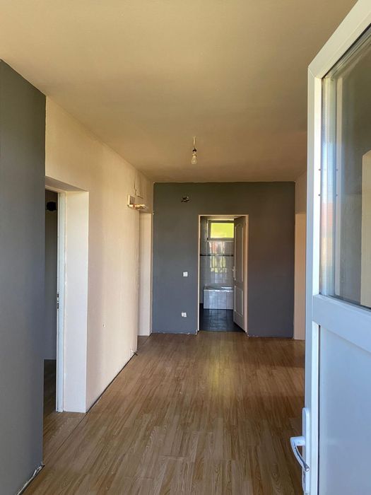 Casa cu doua fronturi stradale  la 15 km de Timisoara