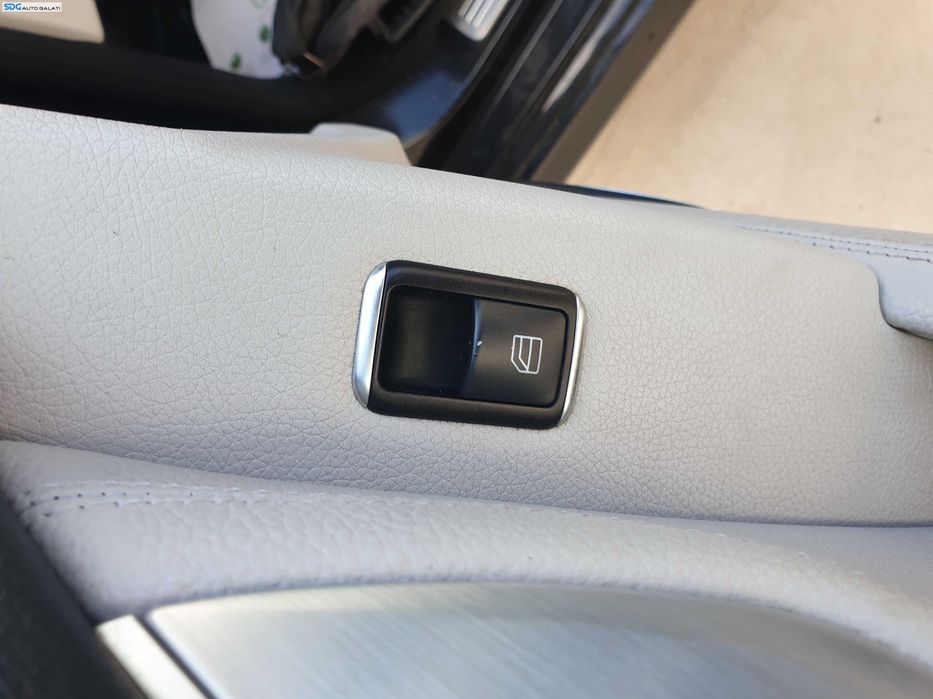 Panou Tapiterie Fata Interior Usa Portiera Stanga Fata Piele Alba Mercedes Clasa C Class W204 2007 - 2014 [Q0087]