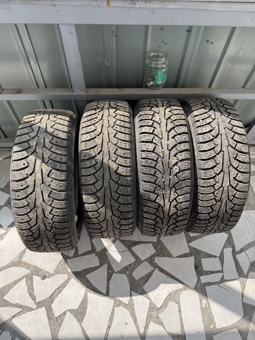 Продам зимние шины Nokian