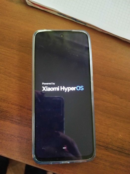 Продавам нов телефон Xiaomi Redmi 13