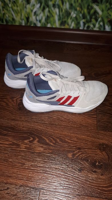 Кроссовки Adidas original.