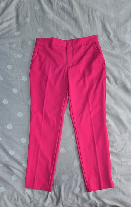 Pantaloni de costum